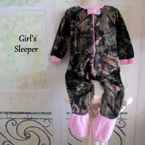 LITTLE GIRL'S S CAMO & PINK FOOTED FLEECE BLANKET SLEEPER, TRAIL CREST 1-PIECE - Picture 1 of 8